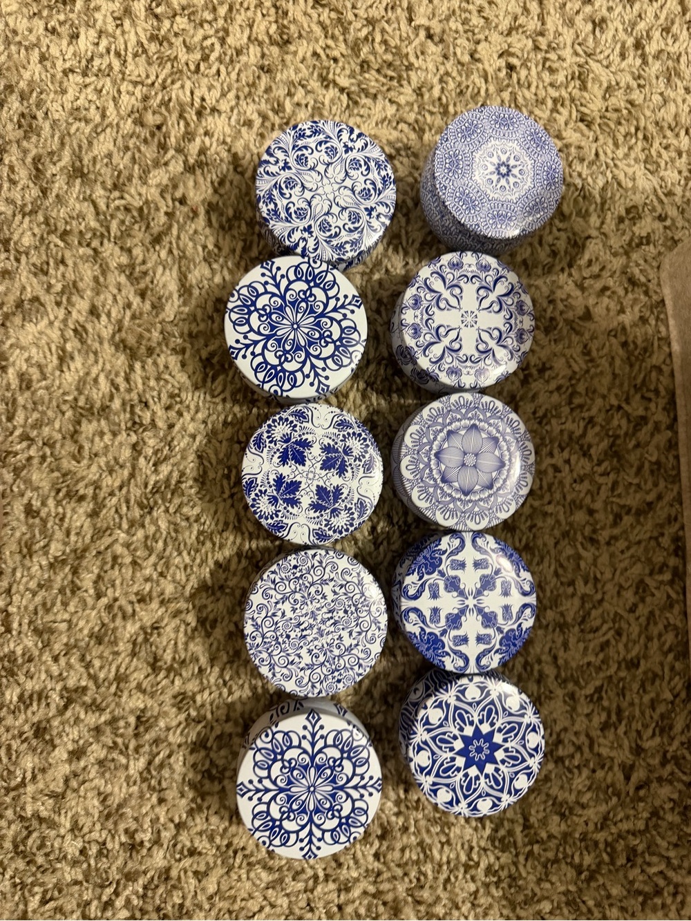Set of 10 scented candles in Decorative Blue and White Round Tins